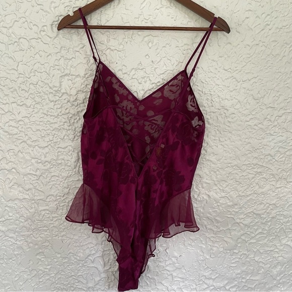 Victoria’s Secret Gold Label Floral Tulle Teddy Medium - Picture 5 of 9